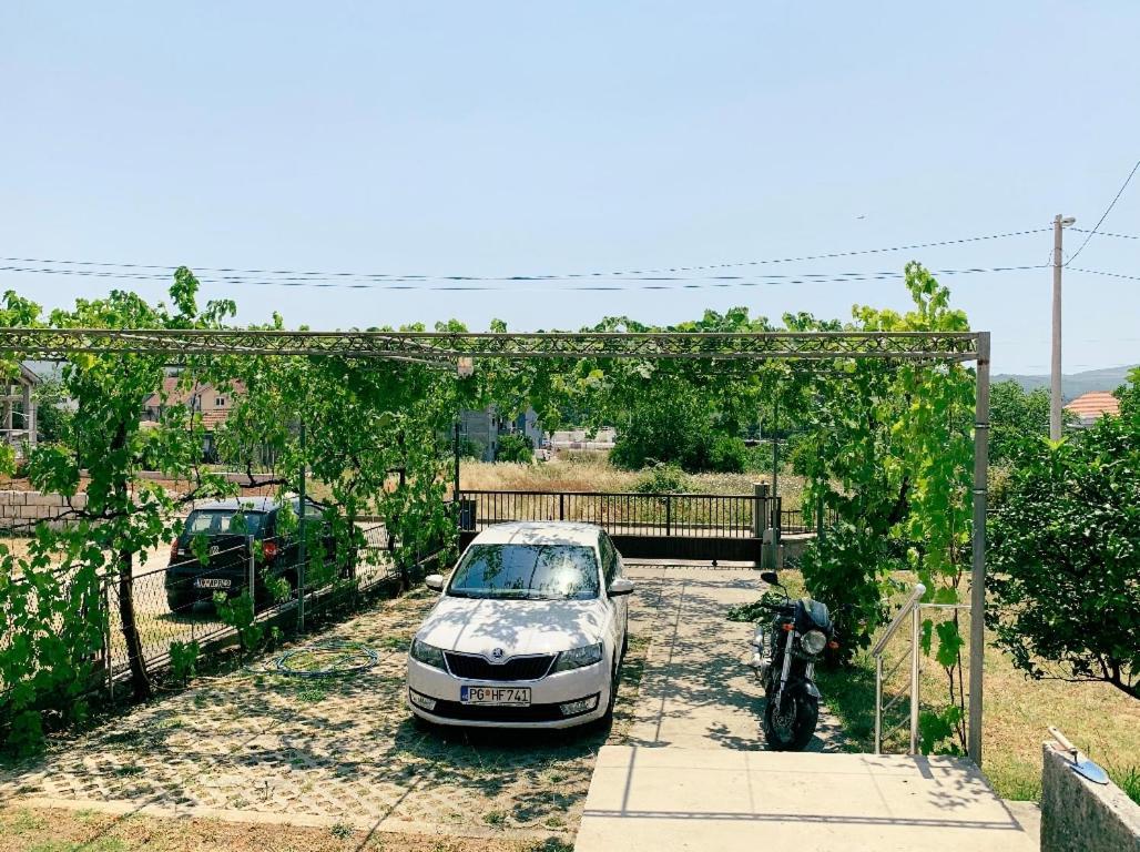 Peaceful, Cosy Tivat Guesthouse المظهر الخارجي الصورة