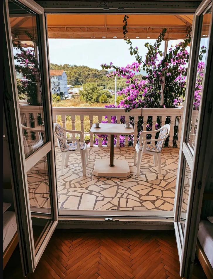 Peaceful, Cosy Tivat Guesthouse المظهر الخارجي الصورة